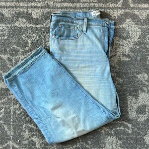 Madewell Light Wash Women’s slim wide leg crop jeans size 31